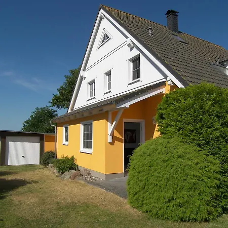 Ferienwohnung Trassenheide Apartamento *